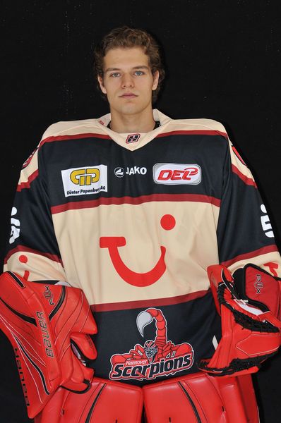Mannschaft2011   026.jpg - DEL Club Hannover Scorpions Hannover Team 2011-2012Lukas Steinhauer Torwart Nr. 30